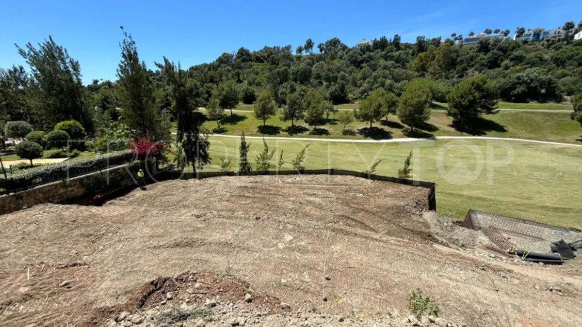 Buy plot in Benahavis Centro