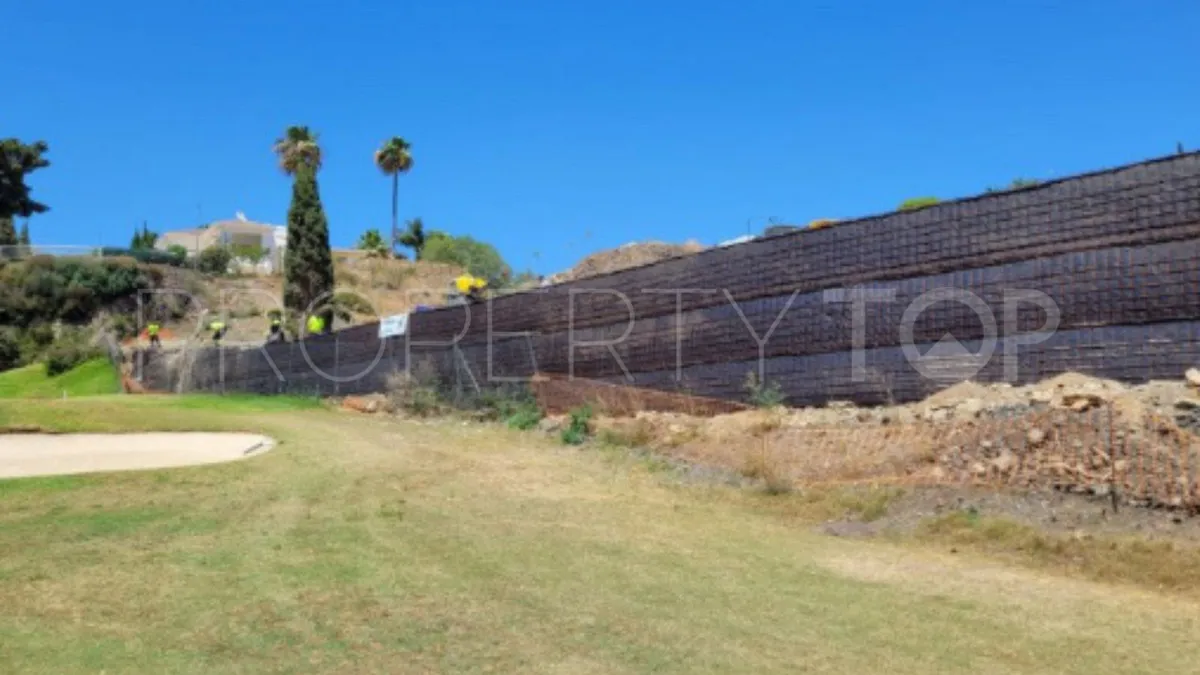 Buy plot in Benahavis Centro
