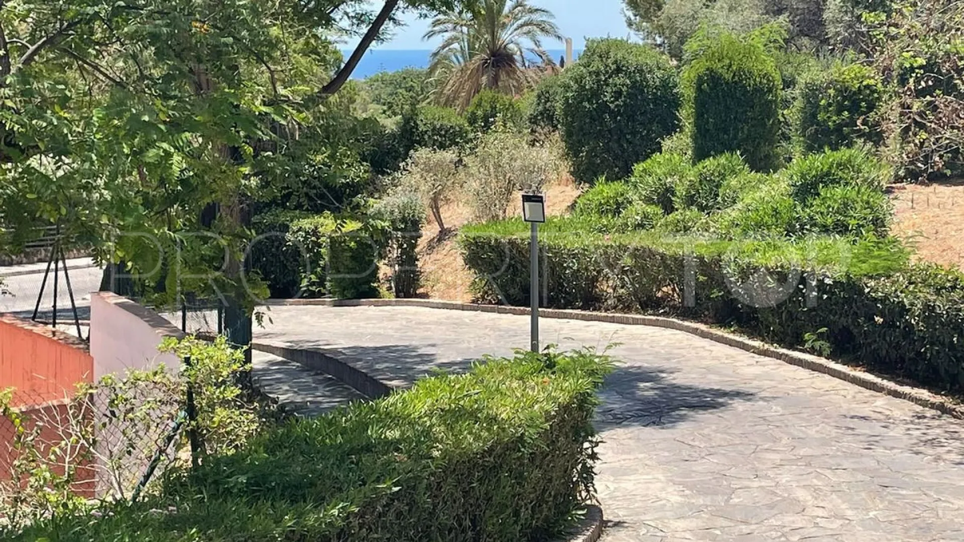 Apartamento en venta en Las Lomas de Marbella con 2 dormitorios