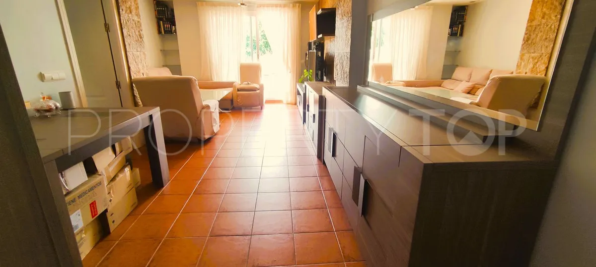 Apartamento en venta en Las Lomas de Marbella con 2 dormitorios
