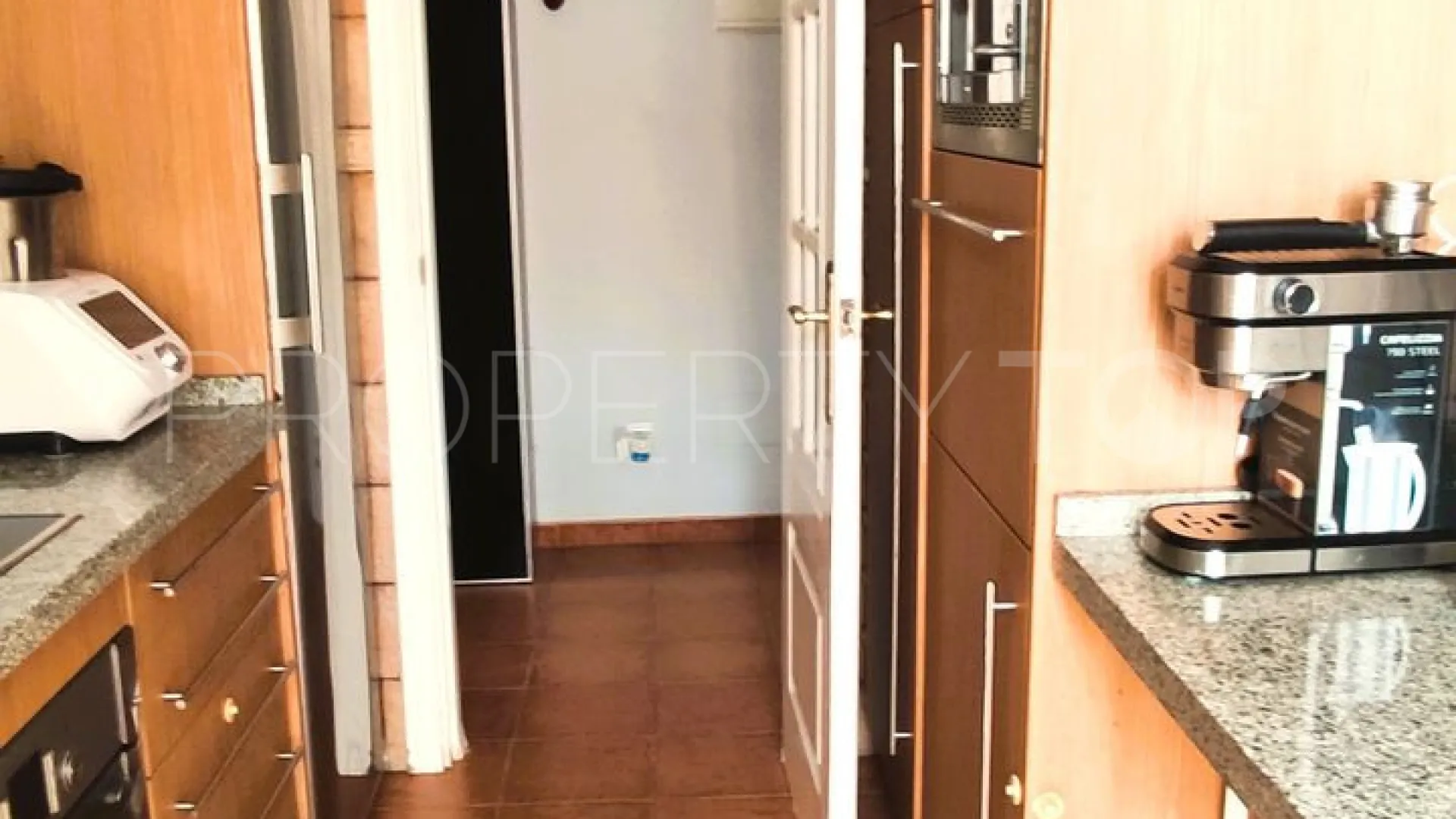 Apartamento en venta en Las Lomas de Marbella con 2 dormitorios