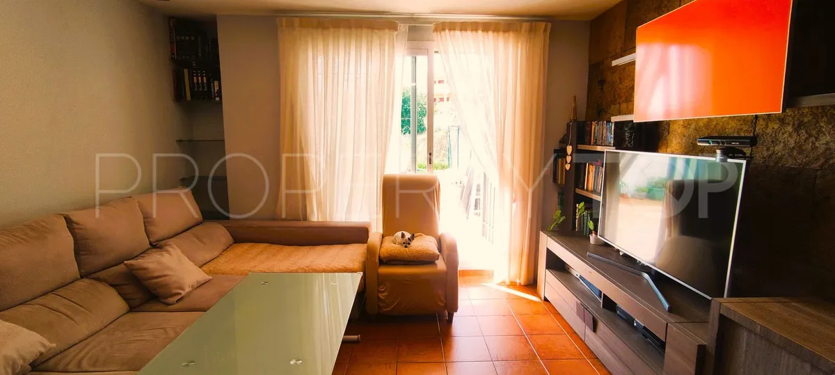 Apartamento en venta en Las Lomas de Marbella con 2 dormitorios