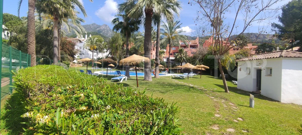 Apartamento en venta en Las Lomas de Marbella con 2 dormitorios