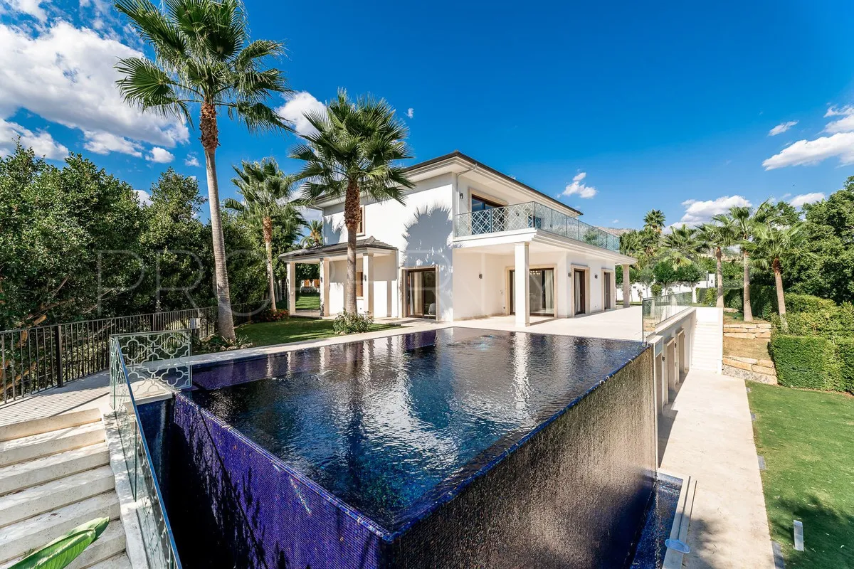 Nueva Andalucia 5 bedrooms villa for sale