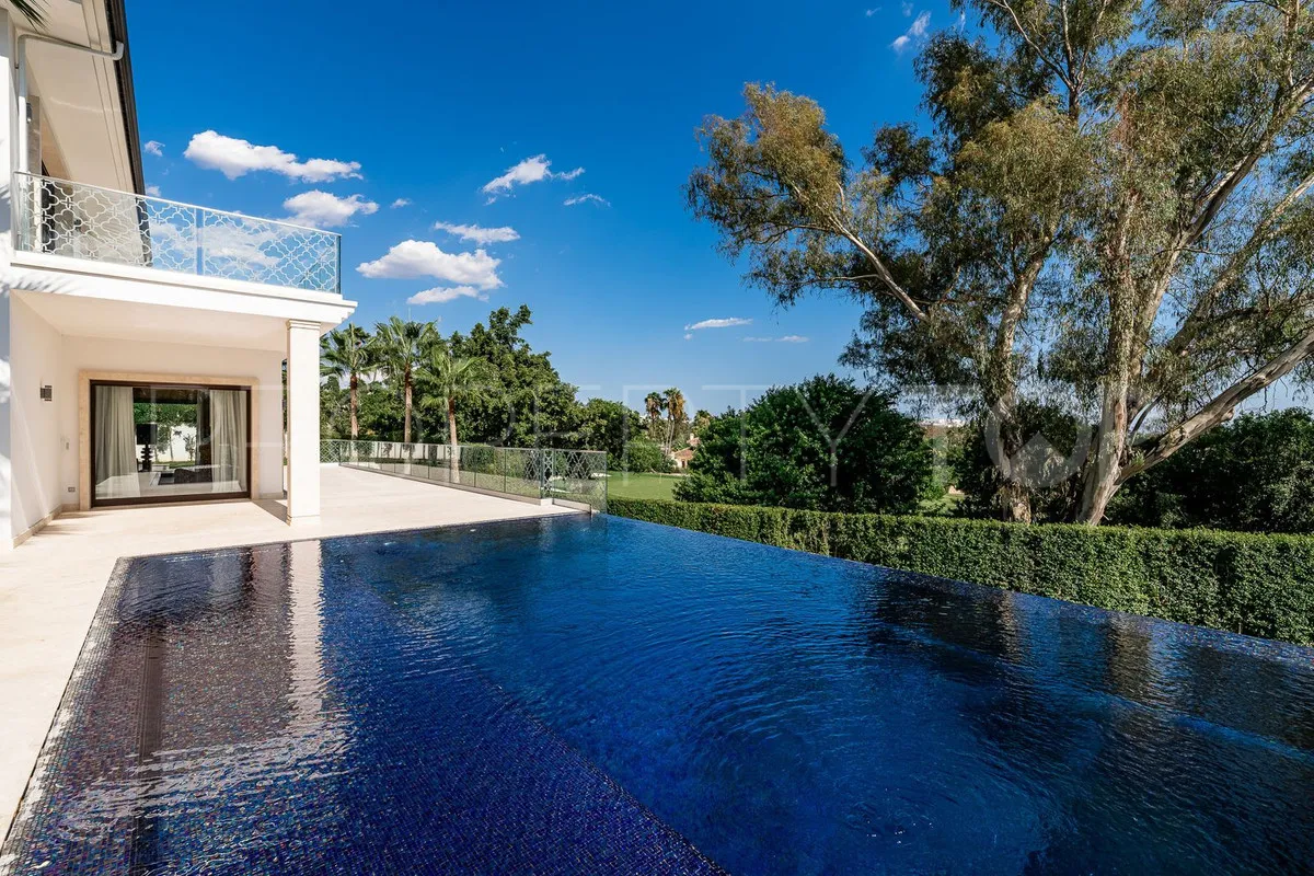 Nueva Andalucia 5 bedrooms villa for sale
