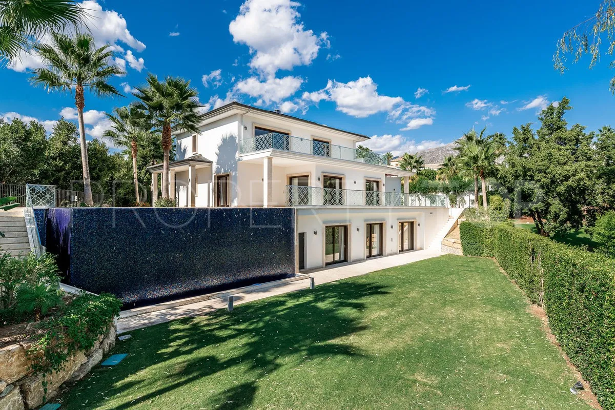 Nueva Andalucia 5 bedrooms villa for sale