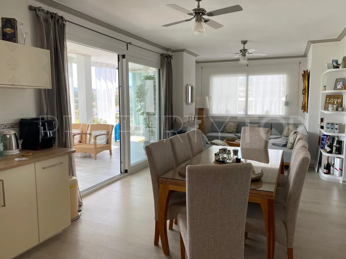 Penthouse with 2 bedrooms for sale in Estepona Hills