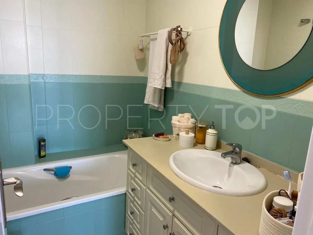Penthouse with 2 bedrooms for sale in Estepona Hills