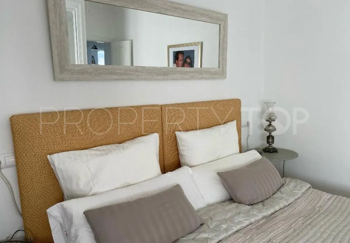 Penthouse with 2 bedrooms for sale in Estepona Hills