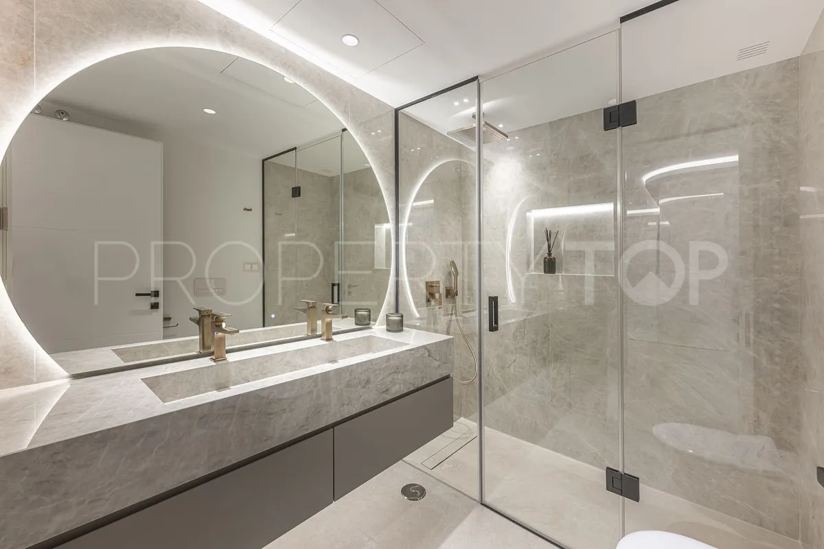 Apartamento de 3 dormitorios a la venta en Marbella Golden Mile