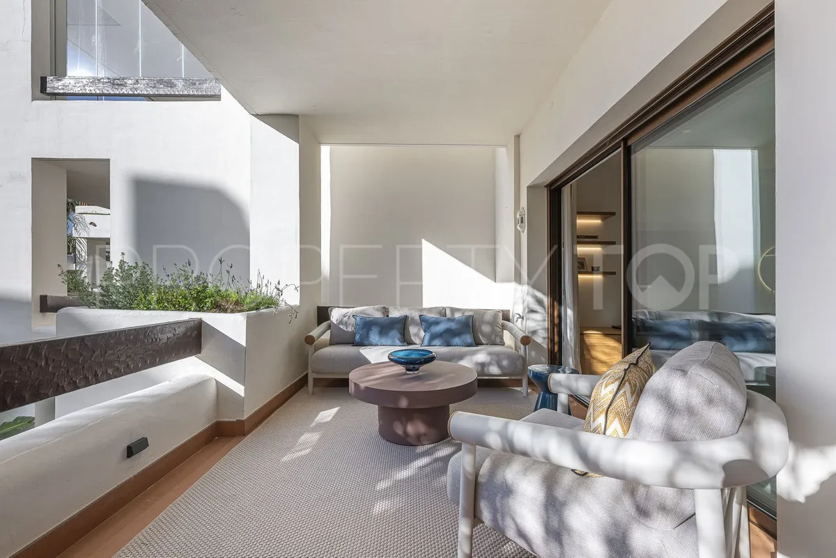 Apartamento de 3 dormitorios a la venta en Marbella Golden Mile