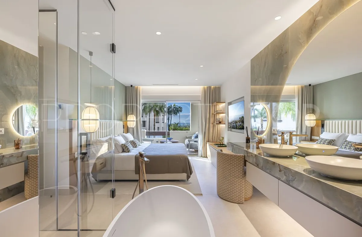 Apartamento de 3 dormitorios a la venta en Marbella Golden Mile