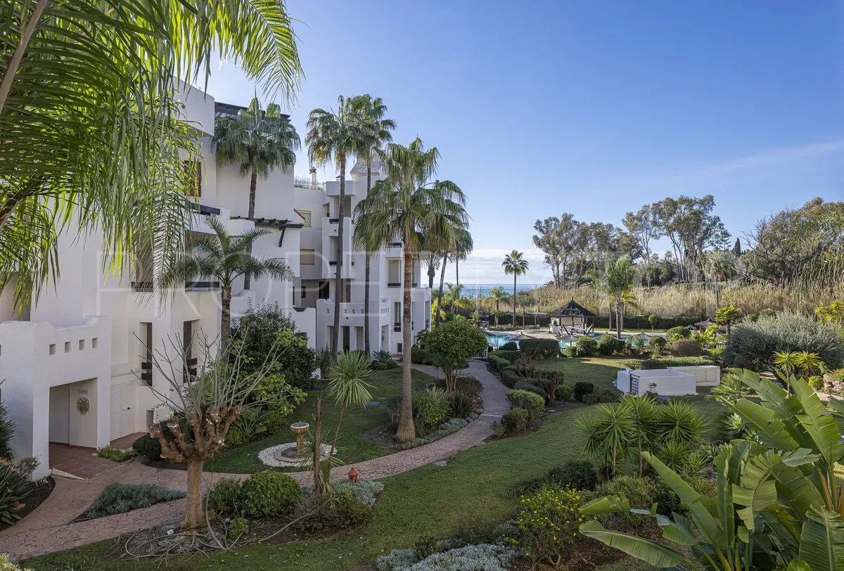 Apartamento de 3 dormitorios a la venta en Marbella Golden Mile
