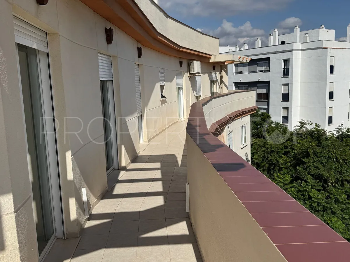 Penthouse for sale in Estepona Hills with 4 bedrooms