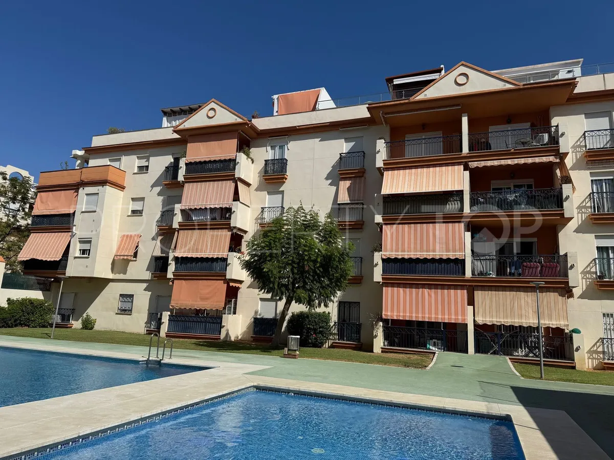 Penthouse for sale in Estepona Hills with 4 bedrooms