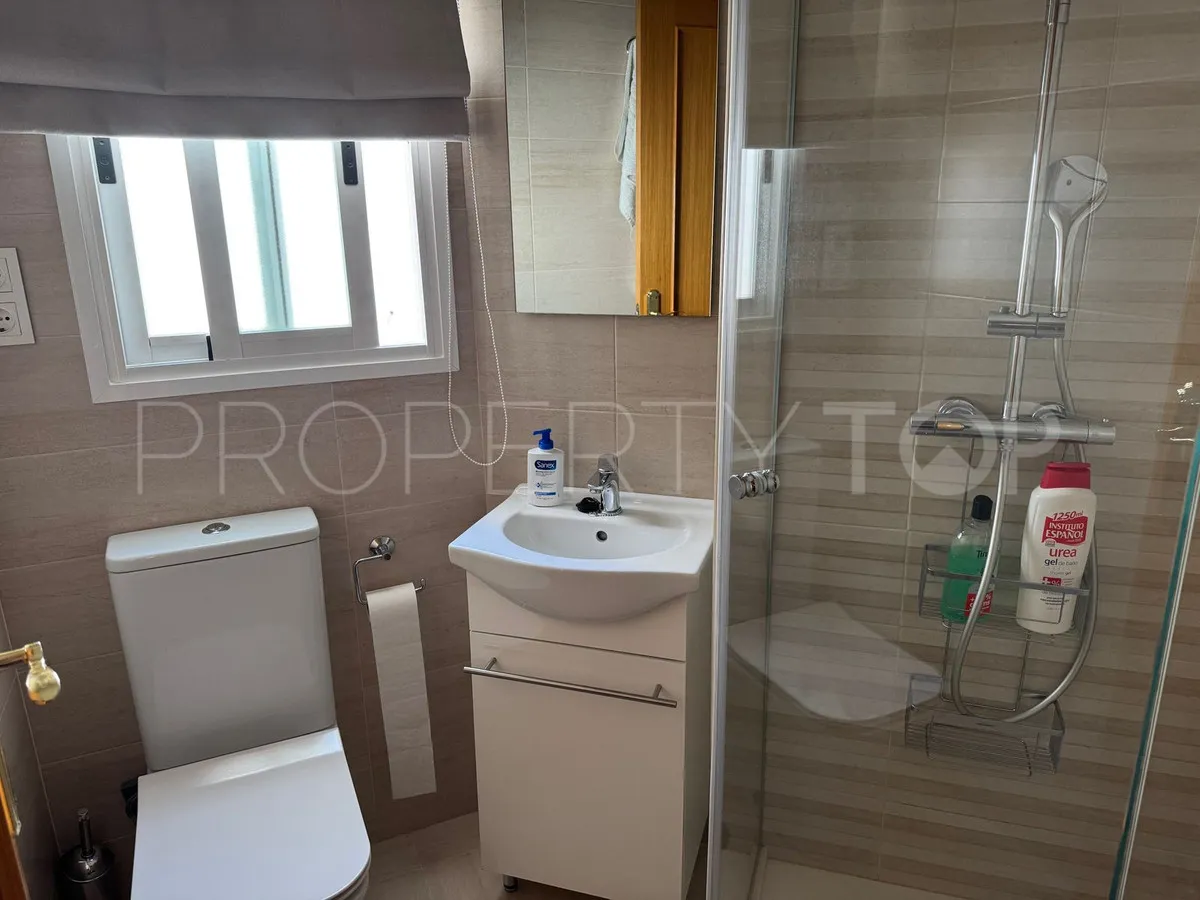 Penthouse for sale in Estepona Hills with 4 bedrooms