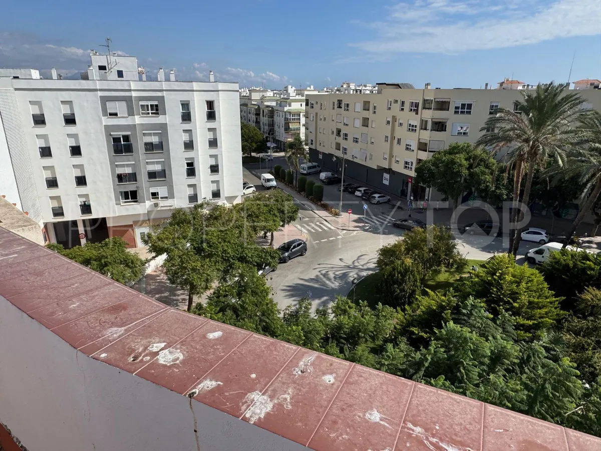 Penthouse for sale in Estepona Hills with 4 bedrooms