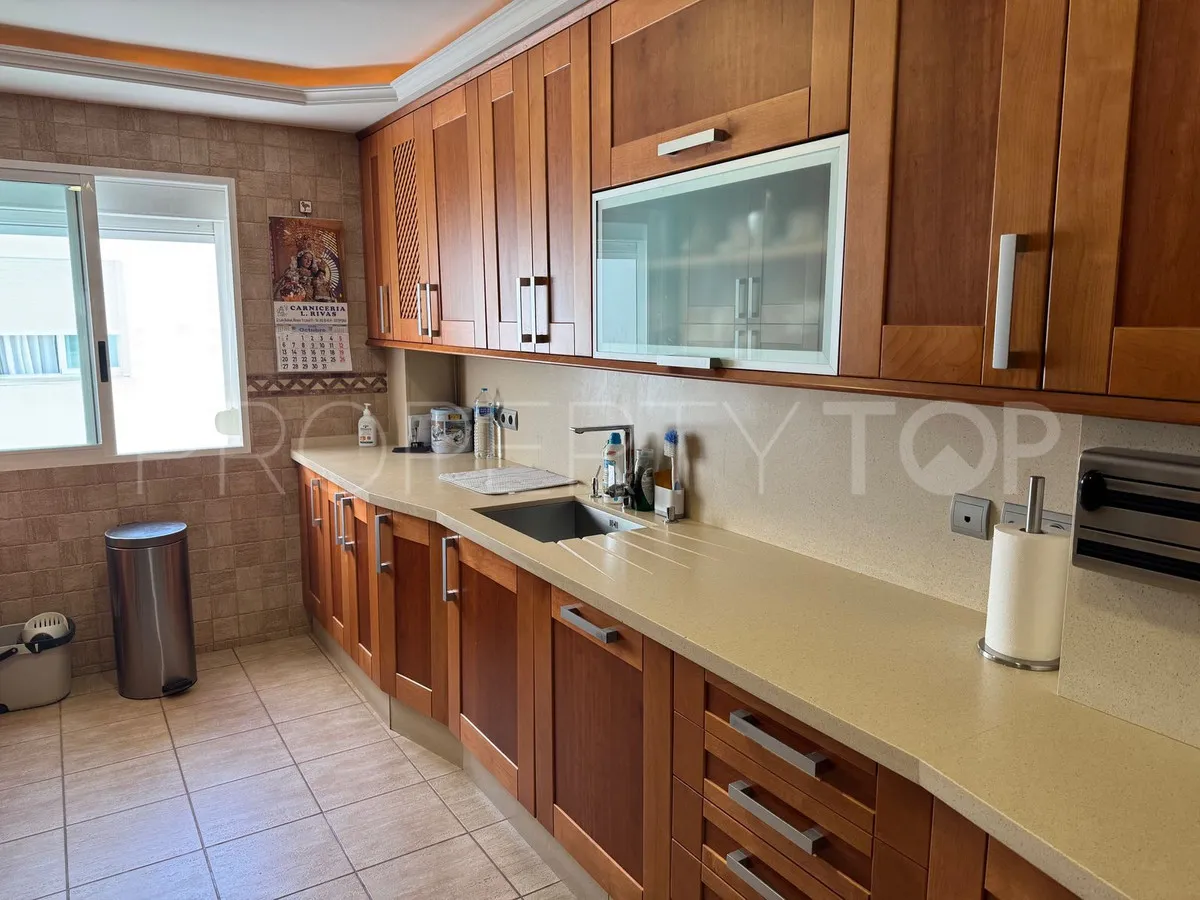 Penthouse for sale in Estepona Hills with 4 bedrooms