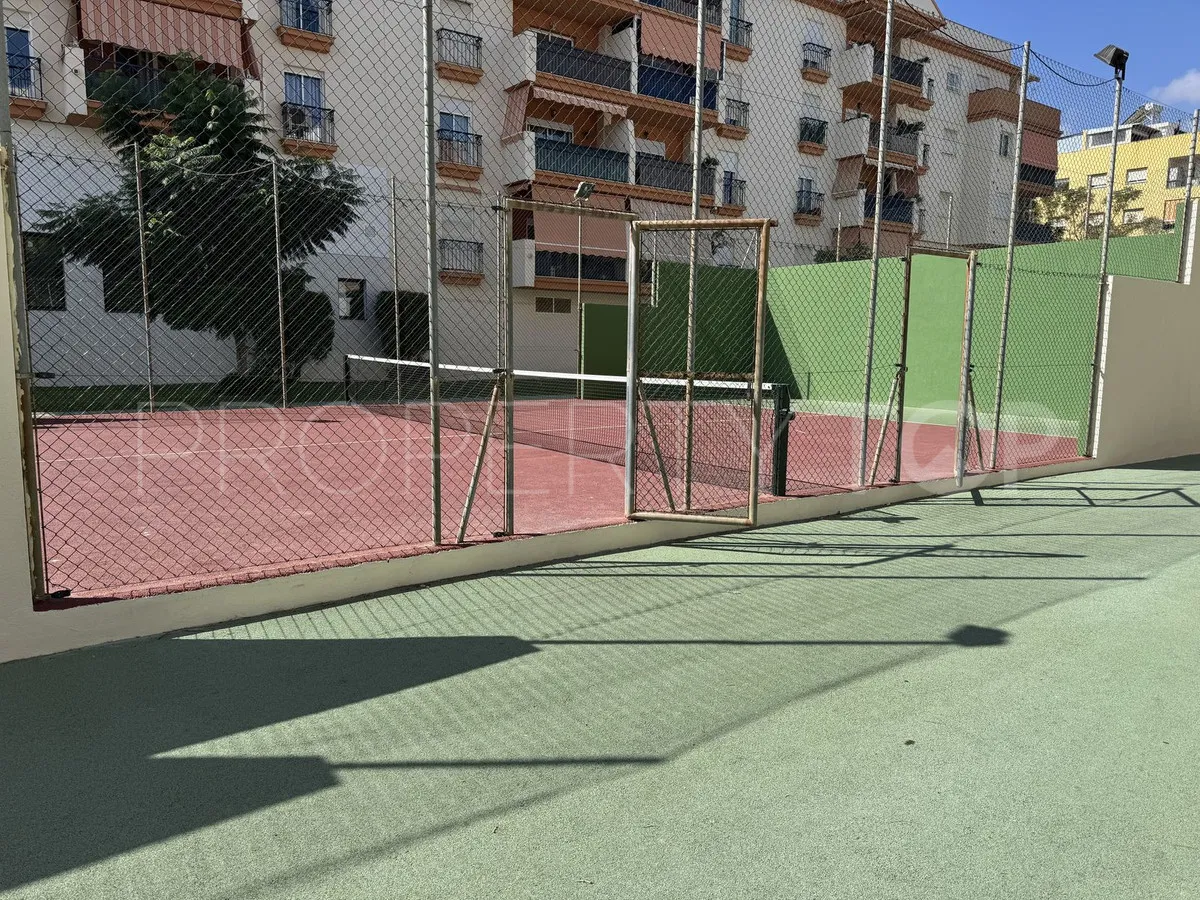 Penthouse for sale in Estepona Hills with 4 bedrooms