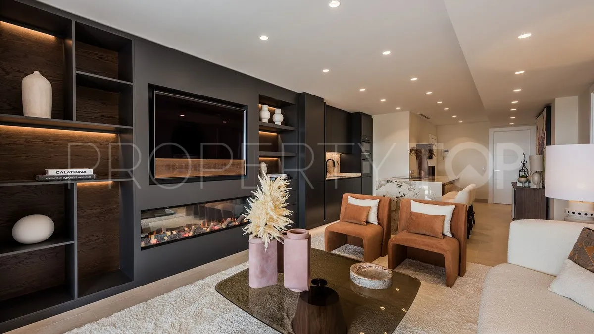 For sale 3 bedrooms apartment in Estepona Hills