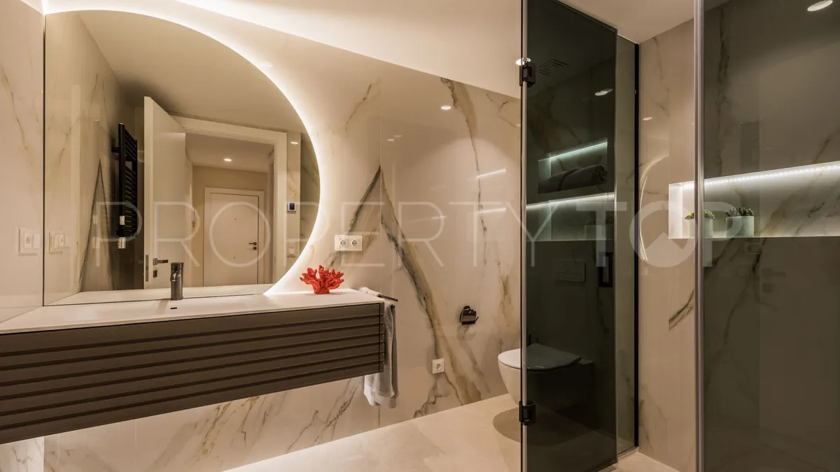 For sale 3 bedrooms apartment in Estepona Hills