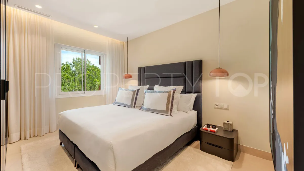 For sale 3 bedrooms apartment in Estepona Hills