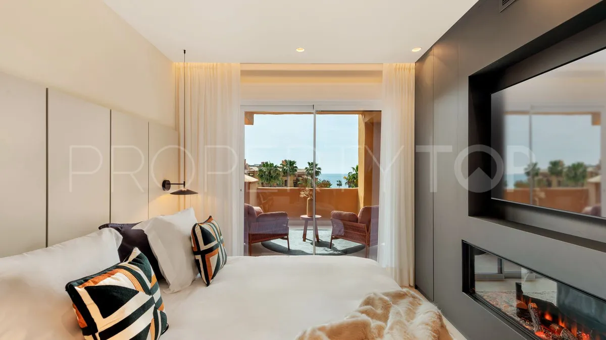 For sale 3 bedrooms apartment in Estepona Hills