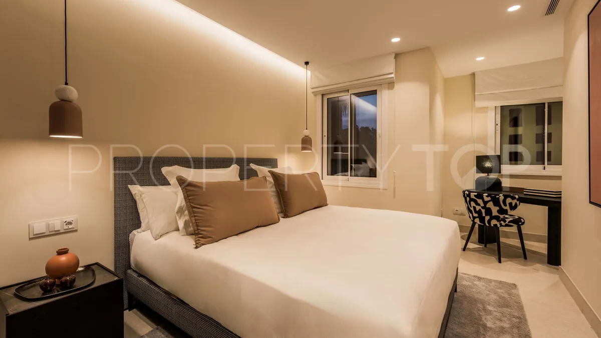 For sale 3 bedrooms apartment in Estepona Hills