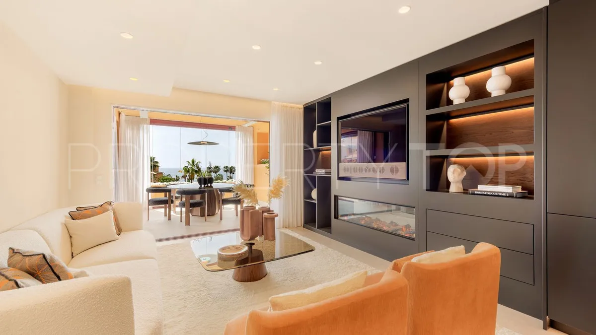 For sale 3 bedrooms apartment in Estepona Hills