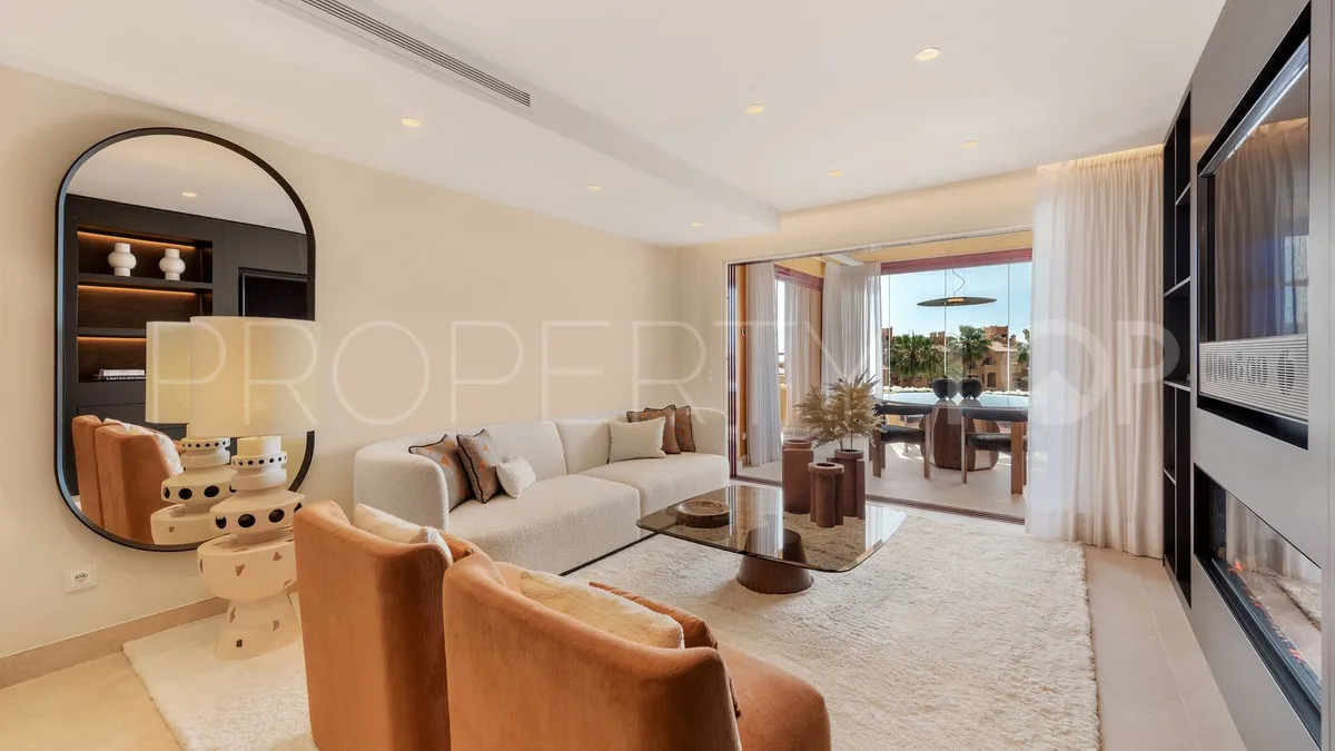 For sale 3 bedrooms apartment in Estepona Hills