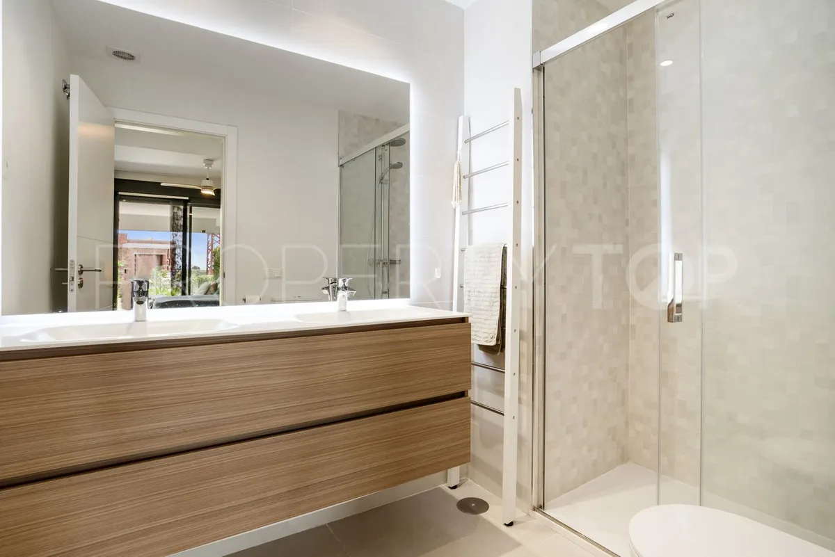 For sale ground floor apartment in Estepona Hills