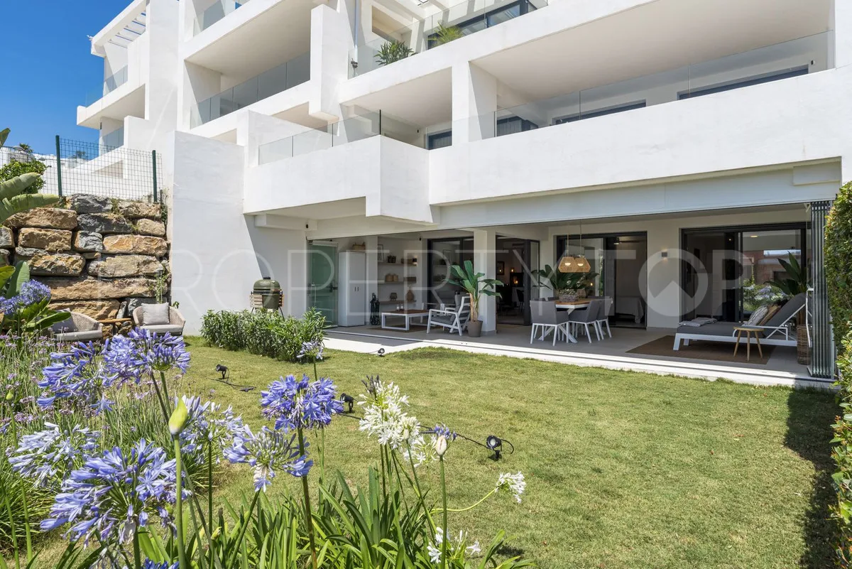 For sale ground floor apartment in Estepona Hills
