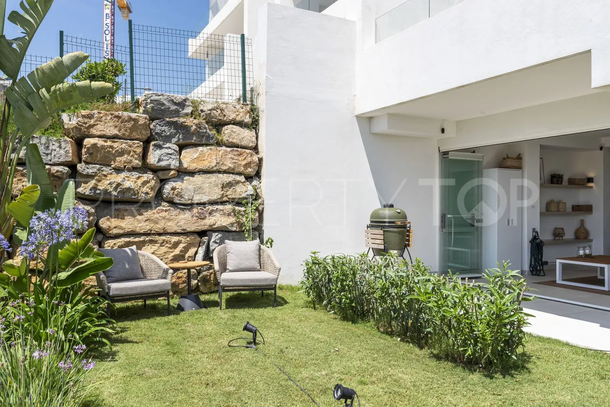 For sale ground floor apartment in Estepona Hills