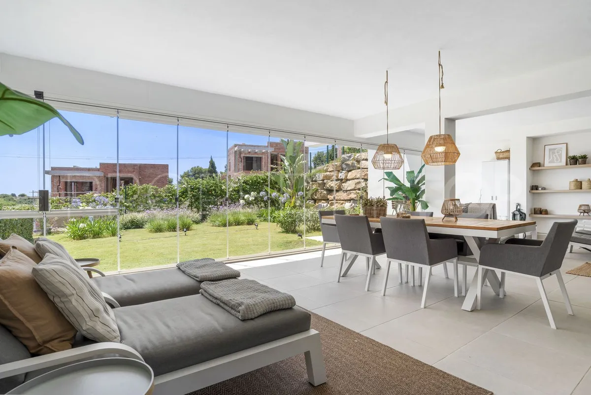 For sale ground floor apartment in Estepona Hills