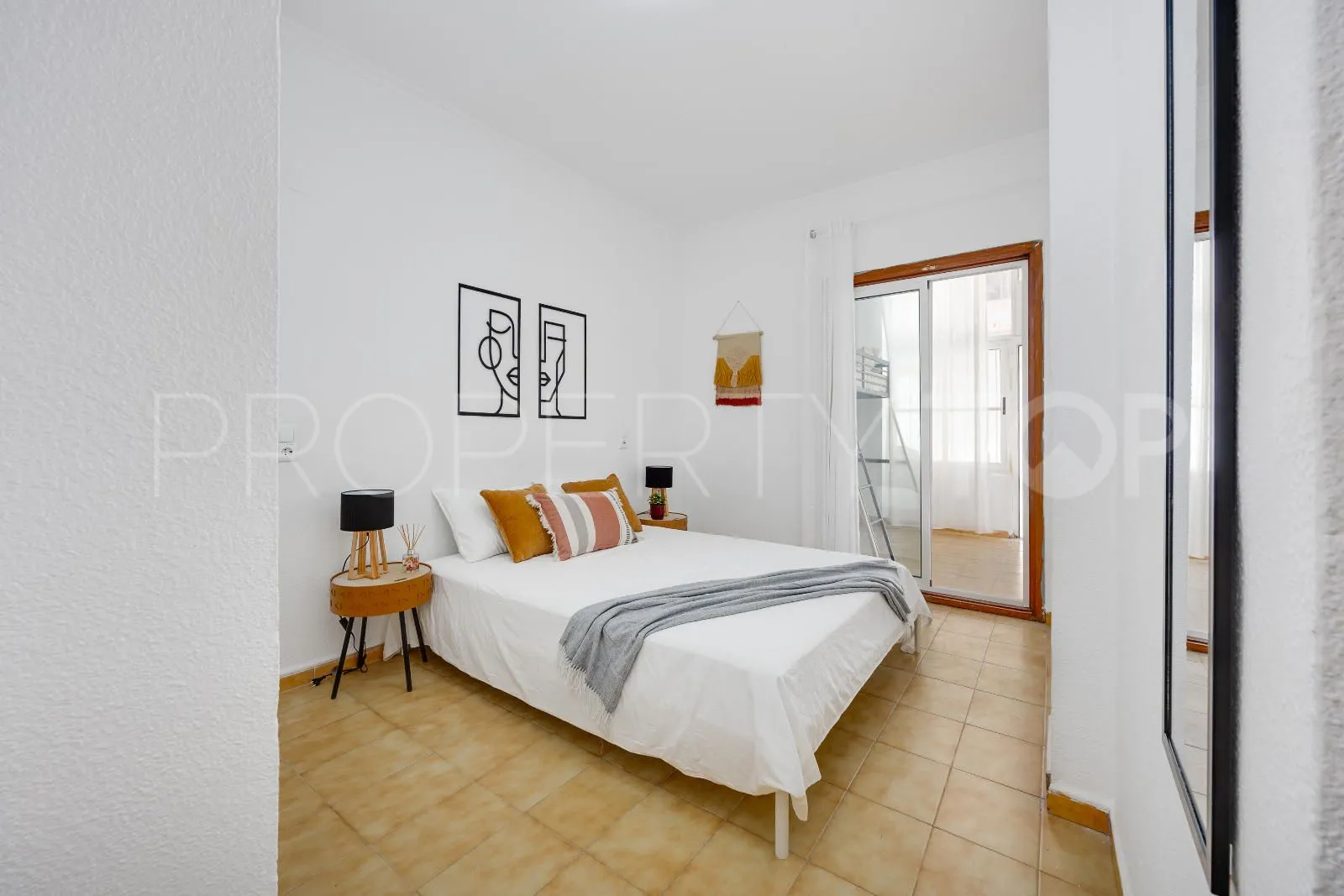 Se vende apartamento en Torrevieja con 1 dormitorio
