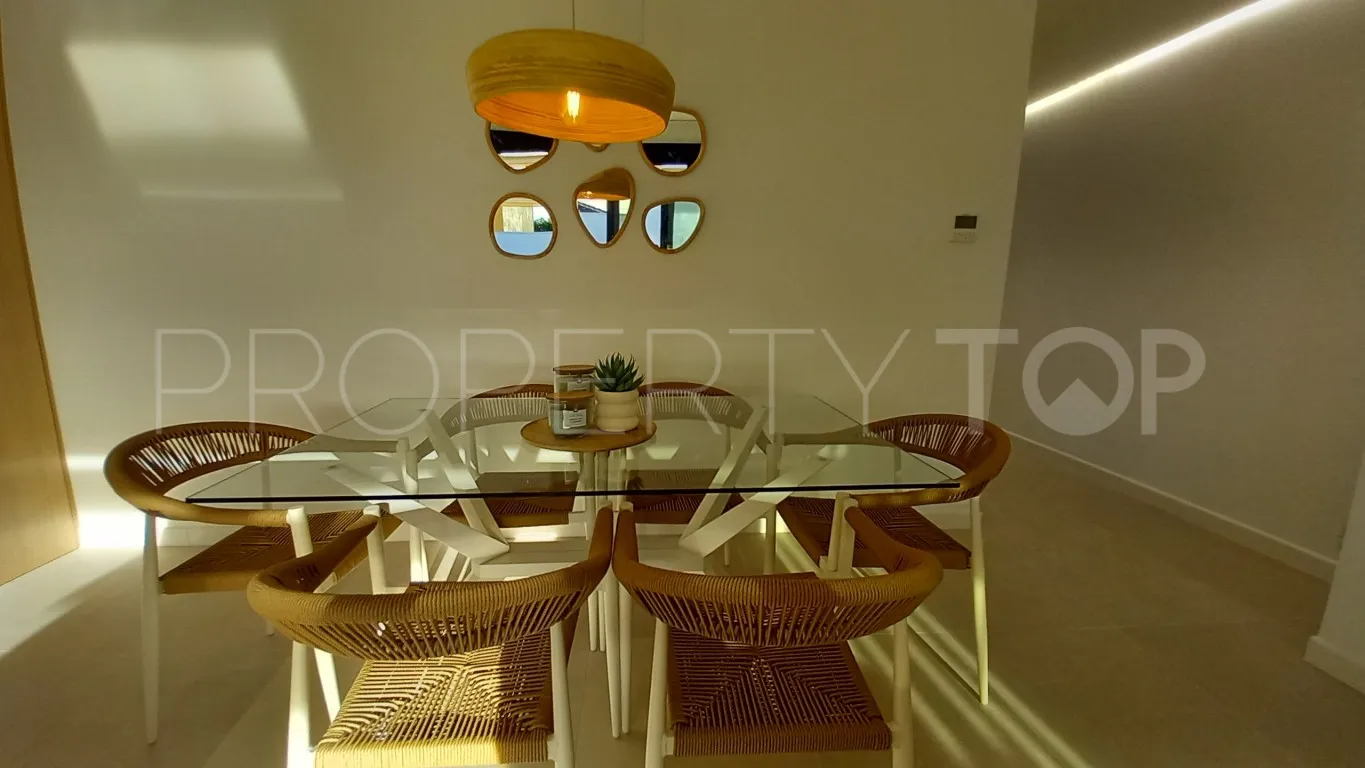 Buy villa with 3 bedrooms in El Chaparral
