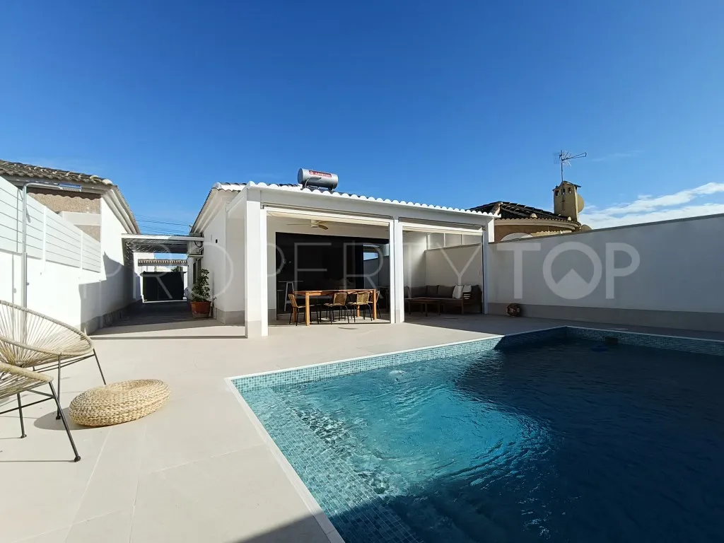 Buy villa with 3 bedrooms in El Chaparral
