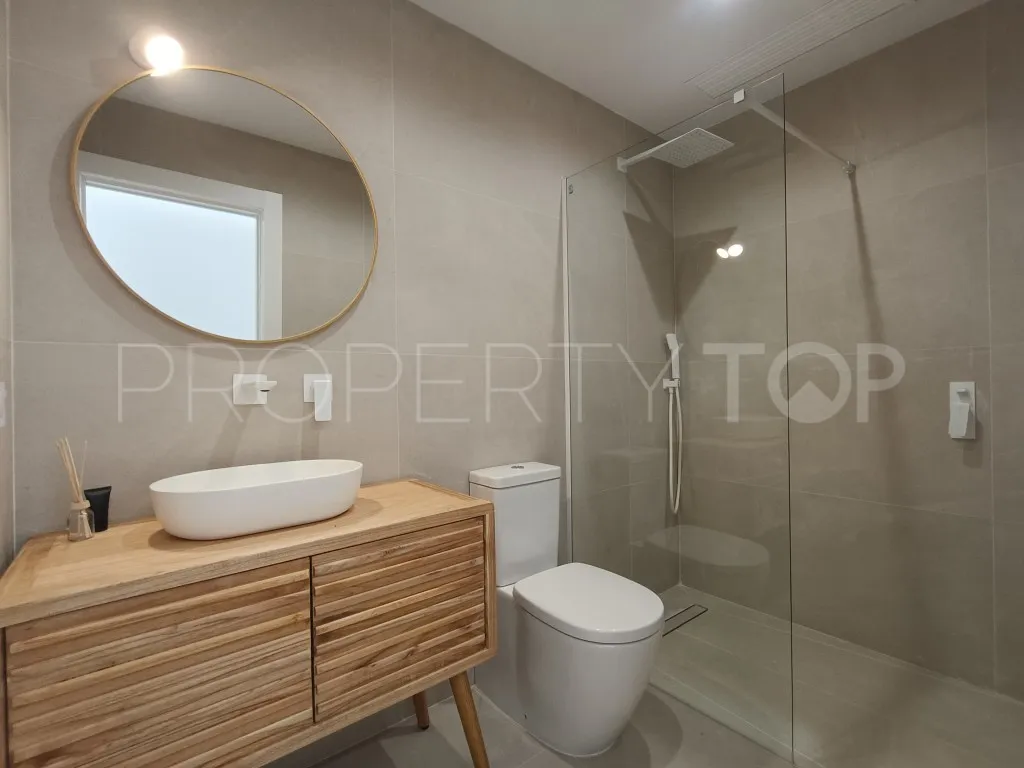 Buy villa with 3 bedrooms in El Chaparral