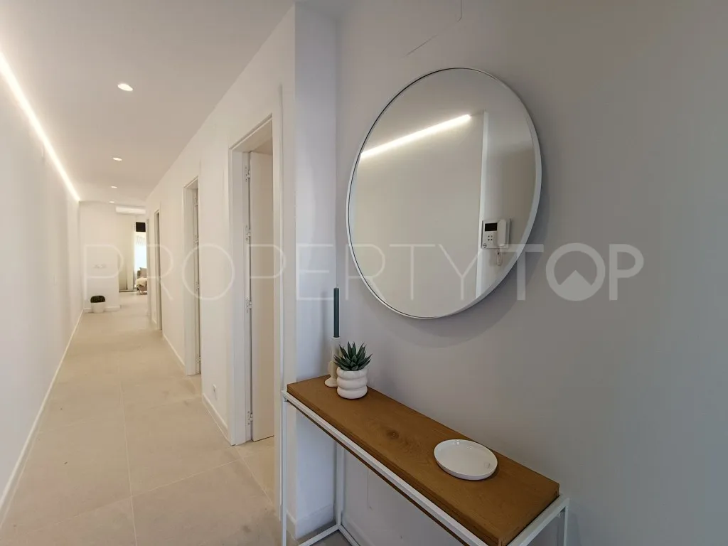 Buy villa with 3 bedrooms in El Chaparral