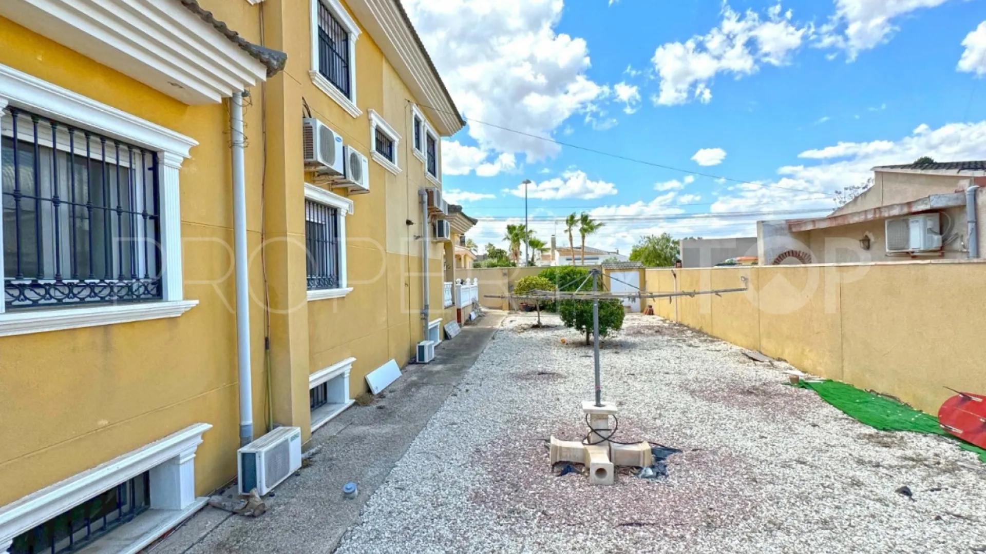 Villa for sale in Los Balcones with 6 bedrooms