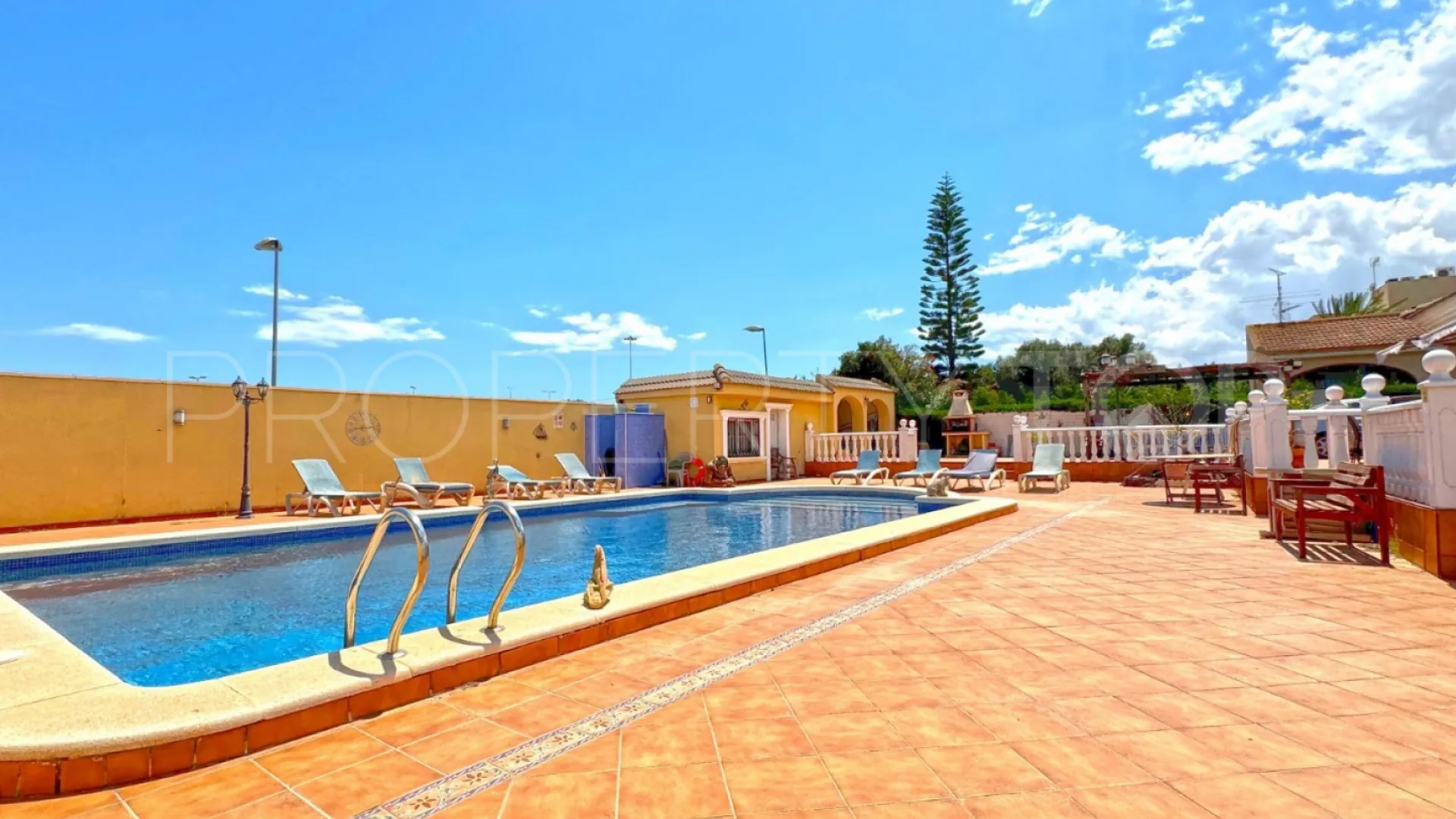 Villa for sale in Los Balcones with 6 bedrooms