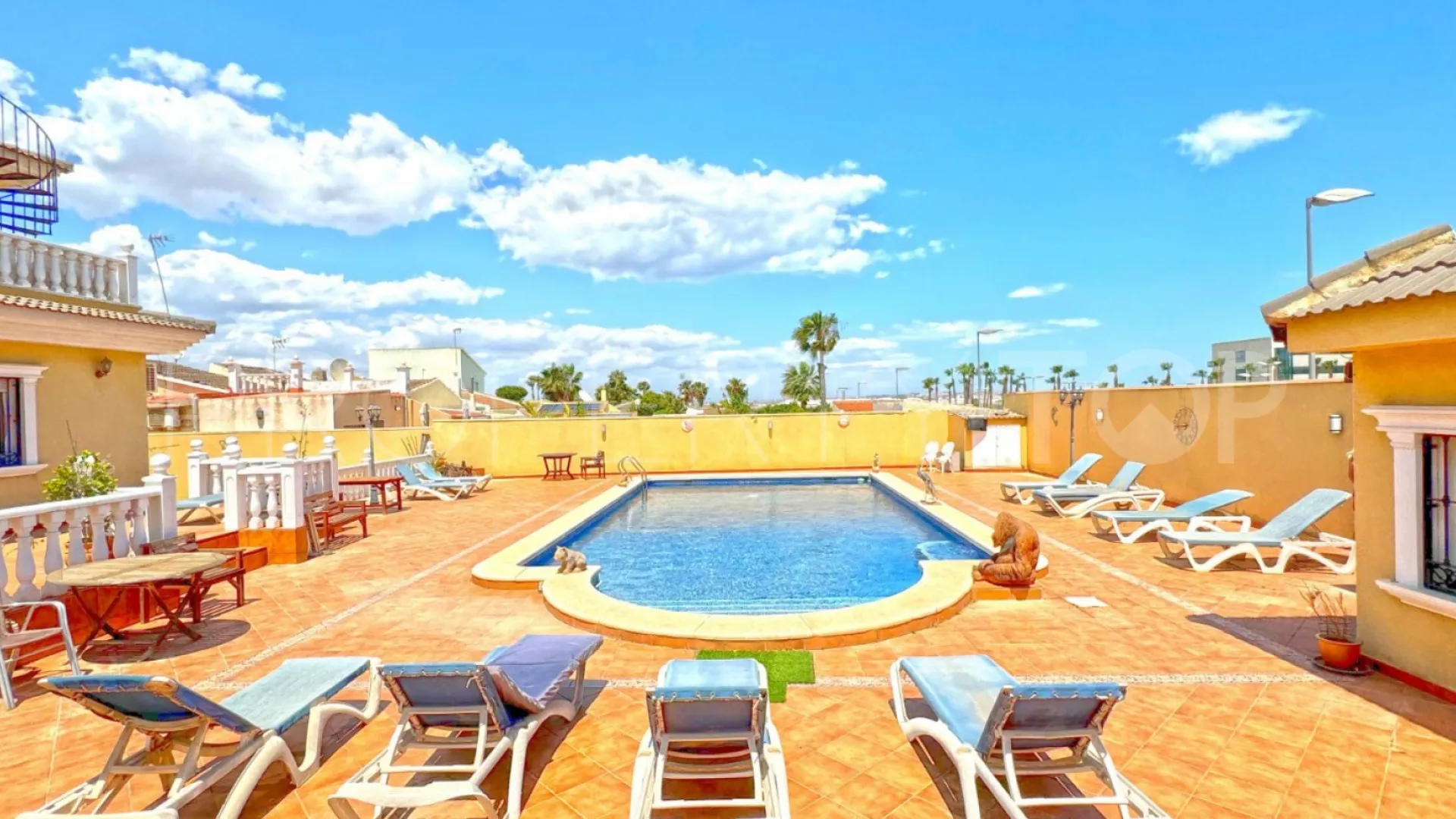 Villa for sale in Los Balcones with 6 bedrooms