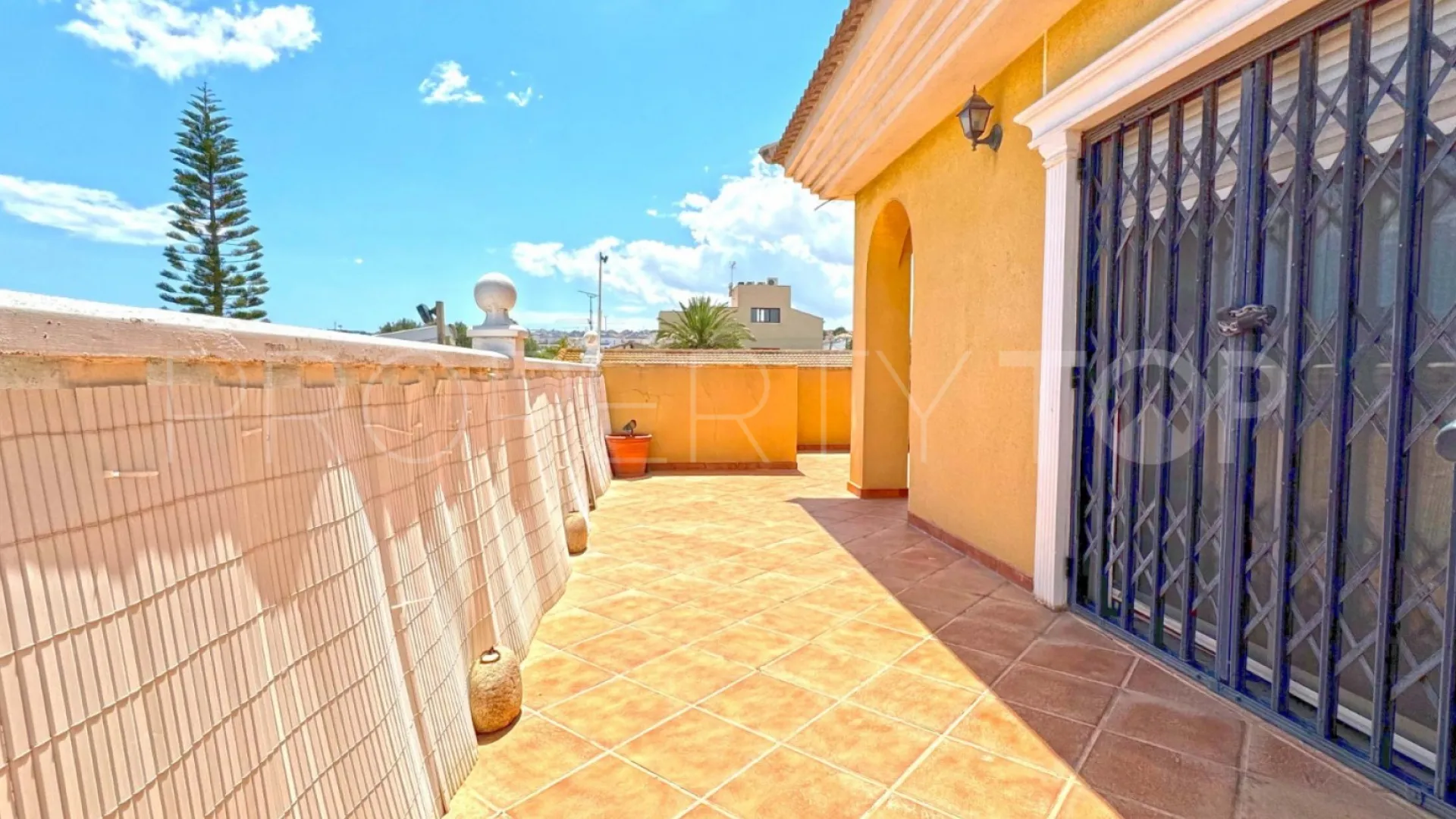Villa for sale in Los Balcones with 6 bedrooms