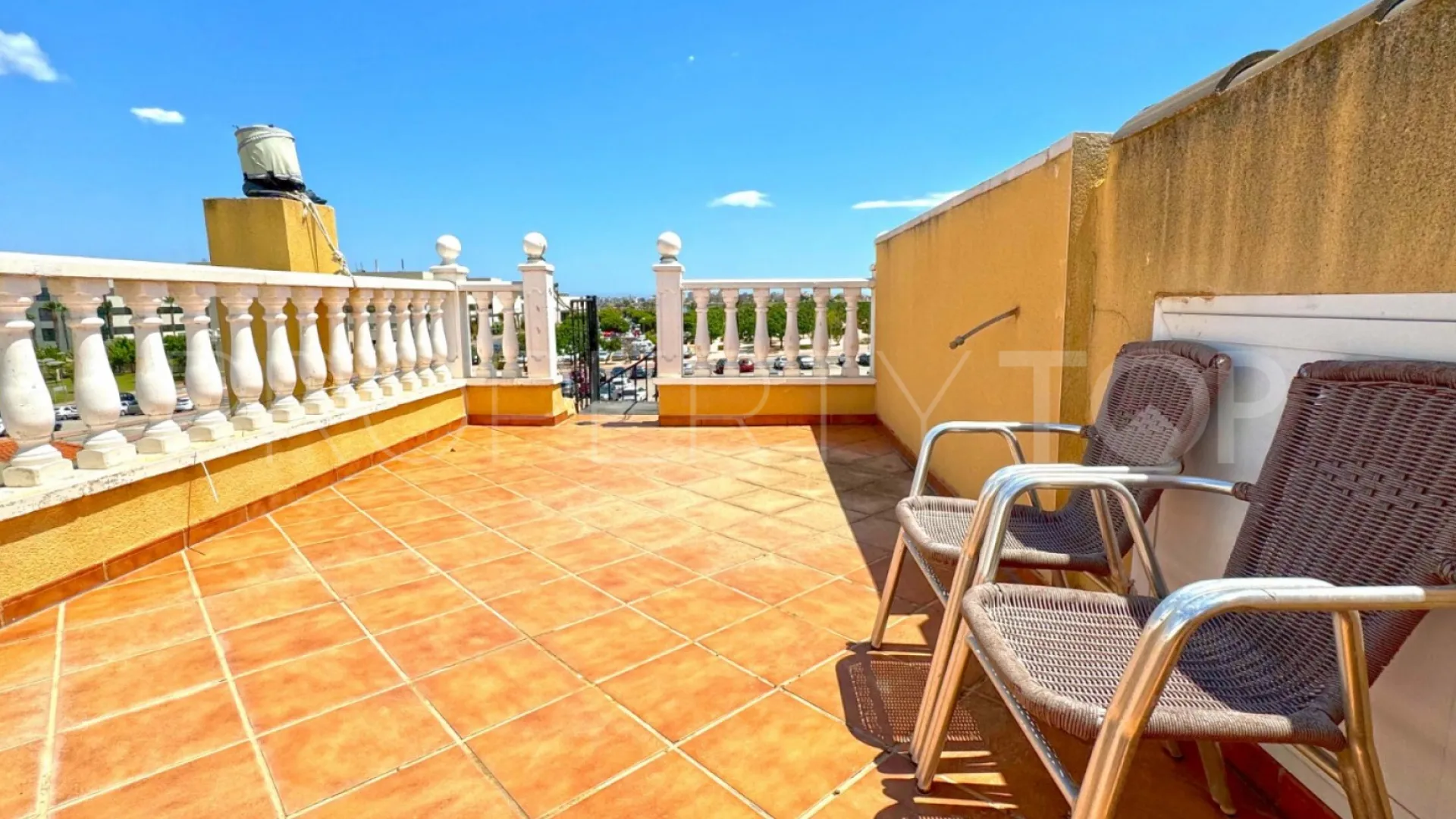 Villa for sale in Los Balcones with 6 bedrooms