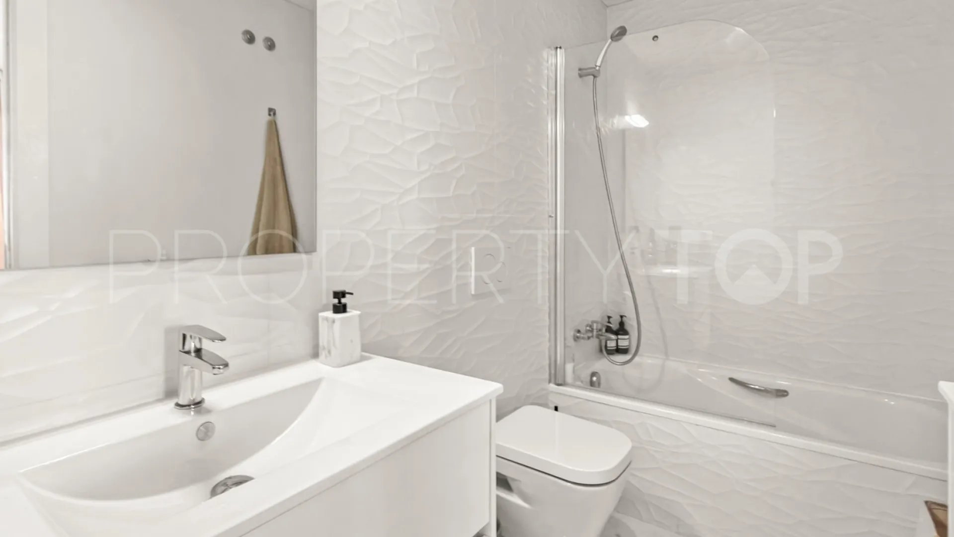 Apartment for sale in Los Altos de Marbella