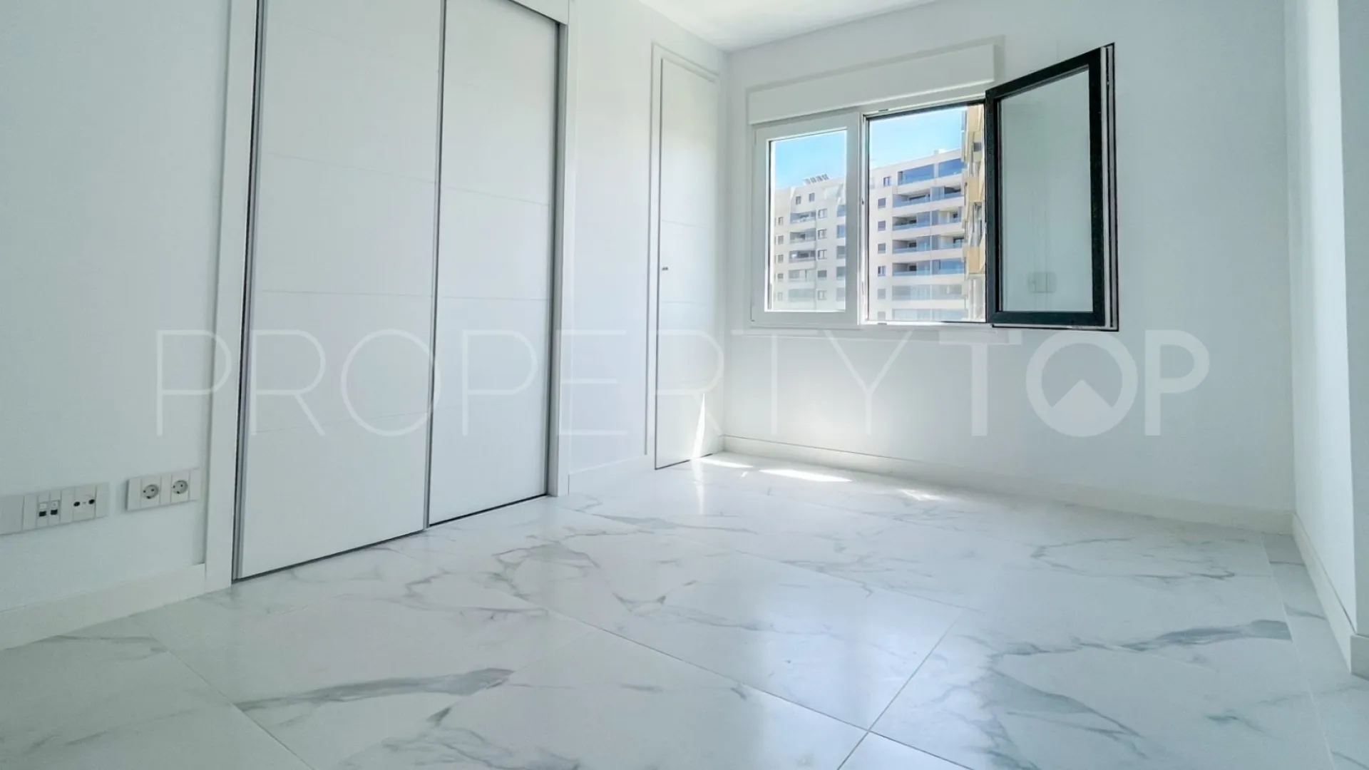 For sale apartment in Punta Prima