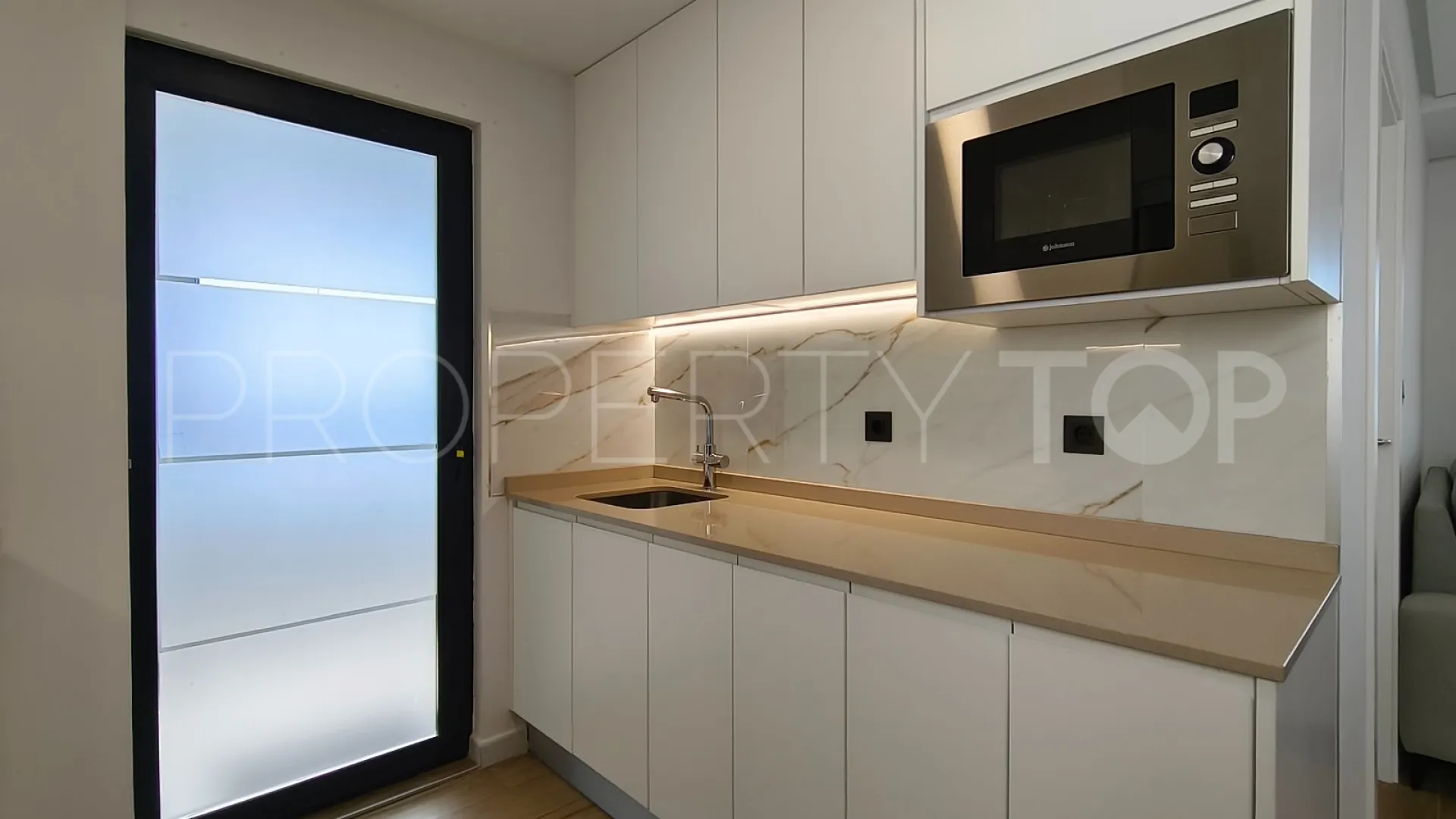 For sale apartment in Los Altos de Marbella