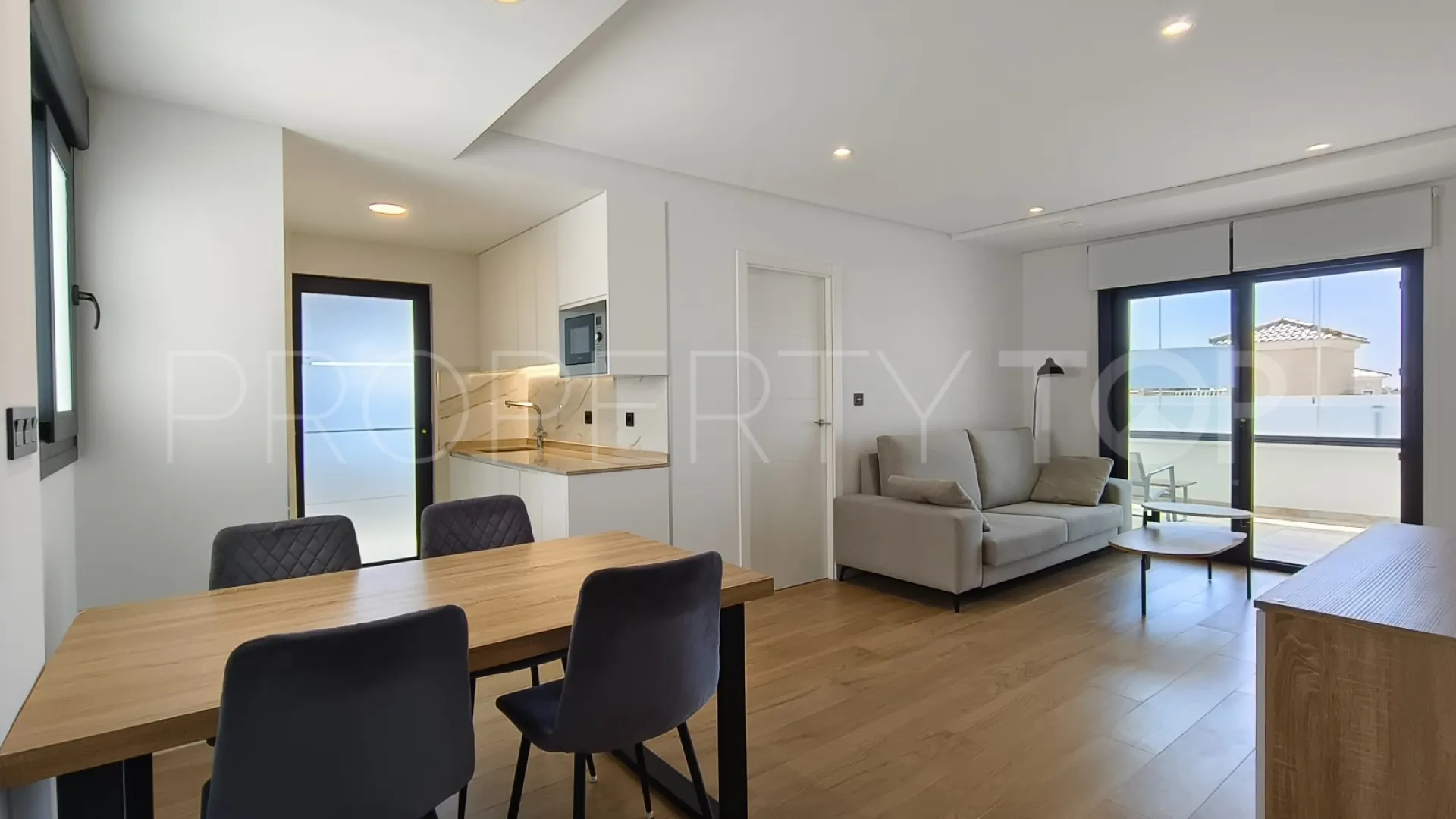 For sale apartment in Los Altos de Marbella