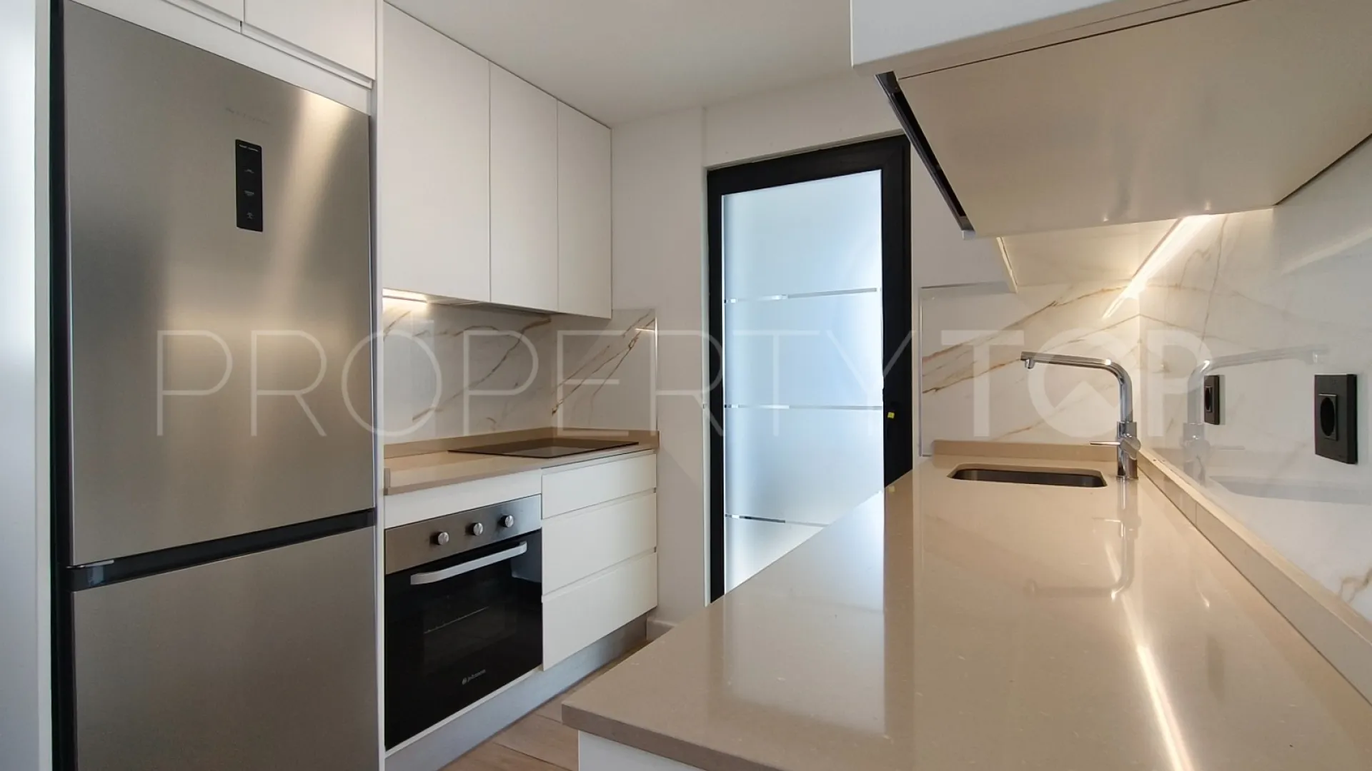 For sale apartment in Los Altos de Marbella