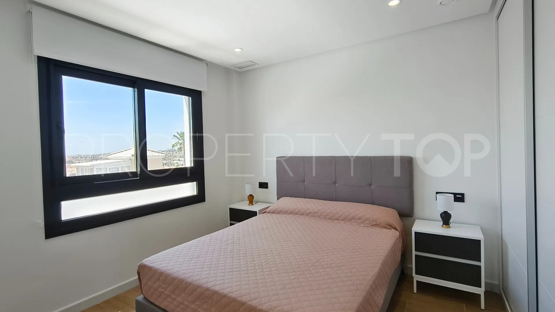 For sale apartment in Los Altos de Marbella